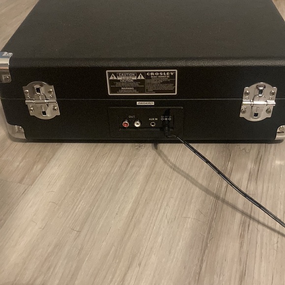 CROSLEY Suitcase Turntable Record Player in Black - Picture 7 of 8
